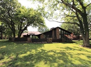 2701 Cherokee Hills Dr, Bartlesville, OK 74006