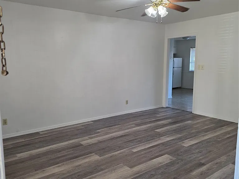 3329 E 47th Pl — Photo 8
