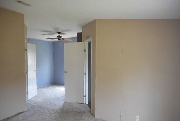 3rd image of 1541 Sugarbush St