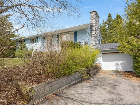 270 Lakeside Dr, Saint John, NB E2N 1H9
