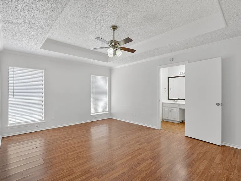 2403 Ridgevalley Dr — Photo 13