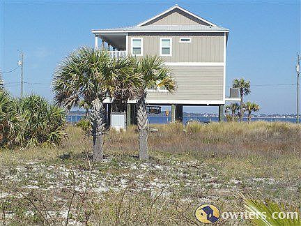 Front view of beach lot