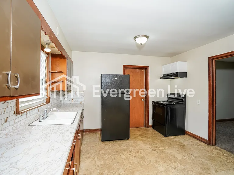 5708 N 74th St — Photo 5