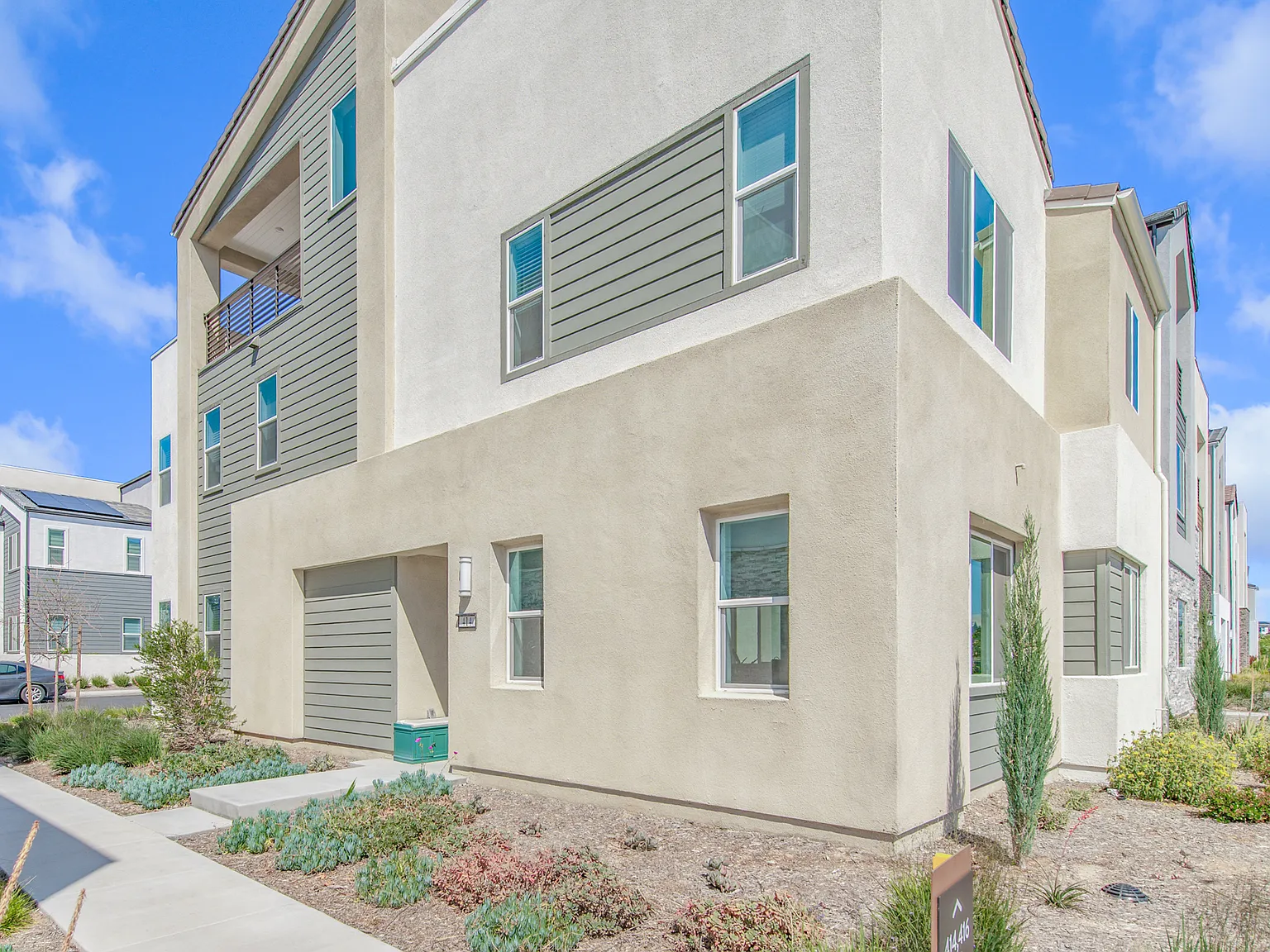 6 bed, 3203 sqft, $15,000 — Photo 2