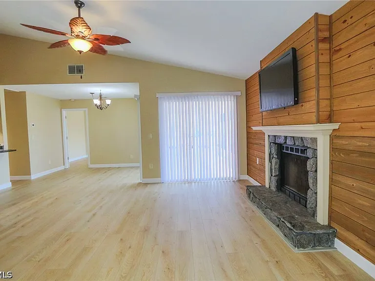 6250 Timberwood Cir #101 — Photo 4