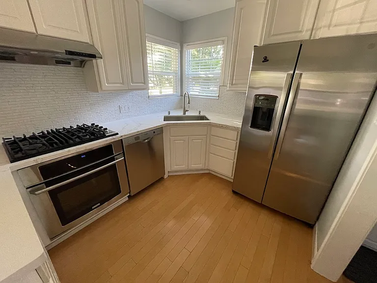 2067 Jonathan Ave — Photo 10