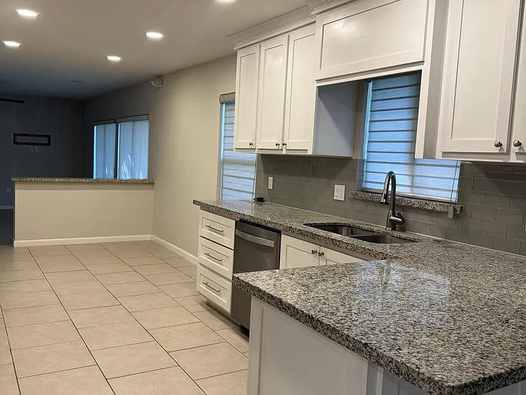 155 Robins Ln — Photo 13