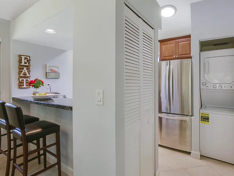 825 Club Dr — Photo 18