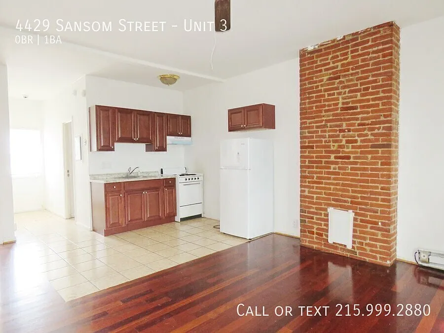 Large Studio located in University City! — Photo 3