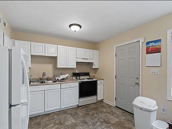 5th image of 35 Corling St #A