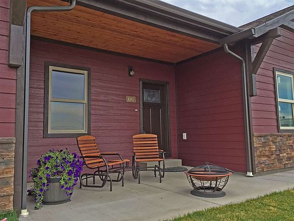 3rd image of 4367 Diamond Dr