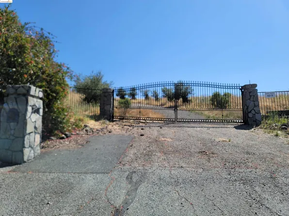 50 La Salle Dr, Moraga, CA 94556