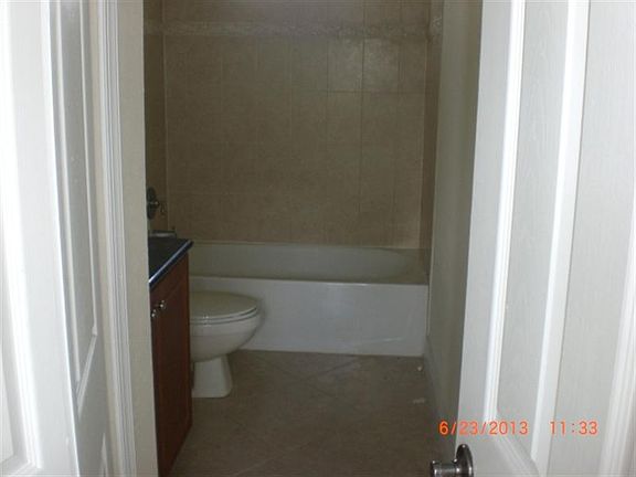 5th image of 1834 SW Cycle St