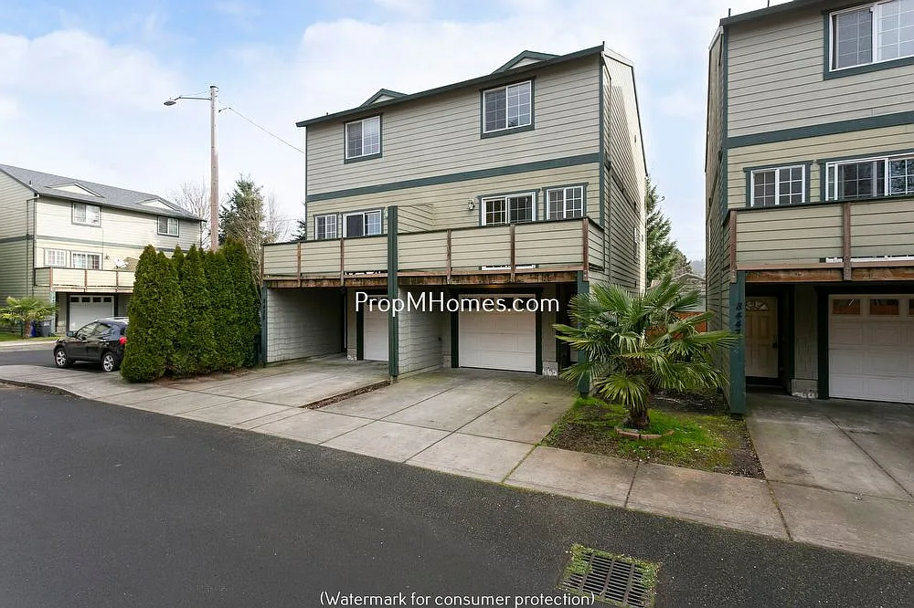 8423 SE Brooklyn St photo 1