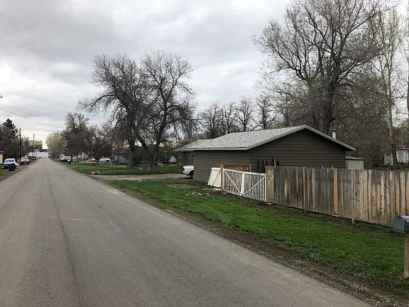 2nd image of 2021 Hickory Dr