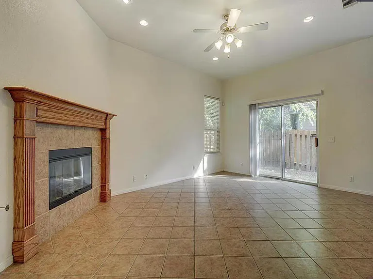 504 Nelray Blvd #A — Photo 2