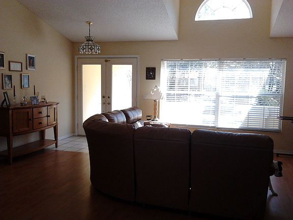 Front Door Entry-Family Room