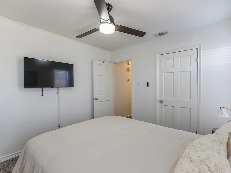 8073 Bonnie Cir — Photo 32