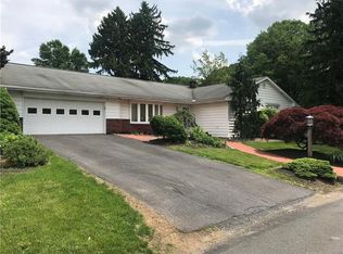 1045 Springhouse Rd, Allentown, PA 18104