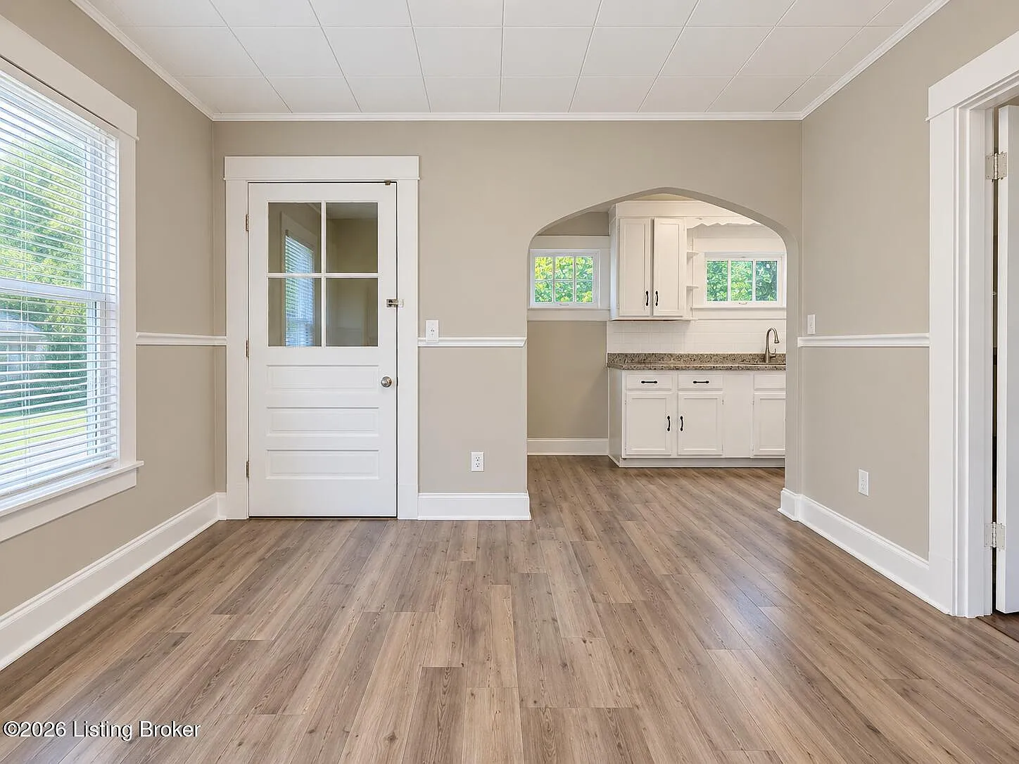 2 bed, 1.0 bath, 700 sqft, $1,095 — Photo 3