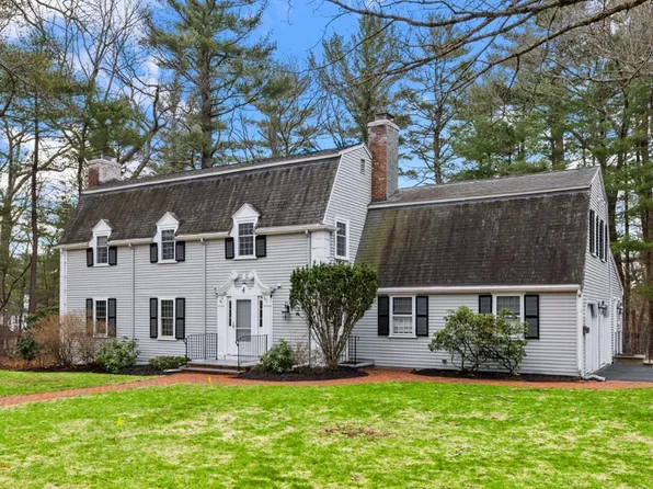 4 Daventry Ct, Lynnfield, MA 01940