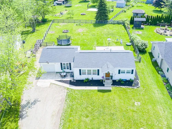 1485 E Choctaw Dr, London, OH 43140