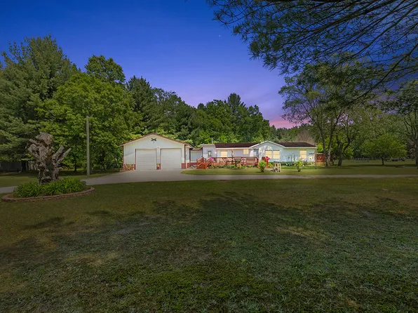 3858 S Chestnut Ave, Newaygo, MI 49337