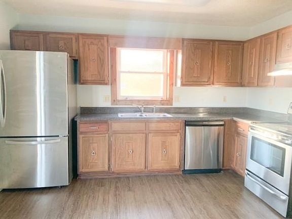 3rd image of 220 Saddle Creek Dr NW