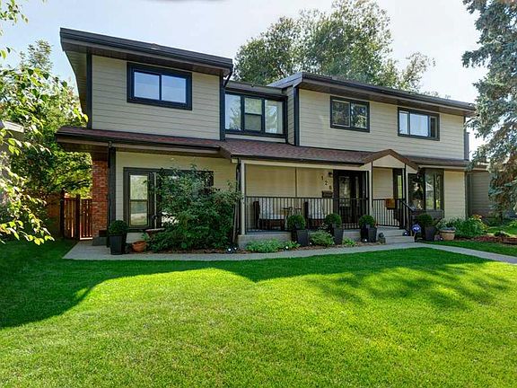 3rd image of 128 N Chinook Dr SW