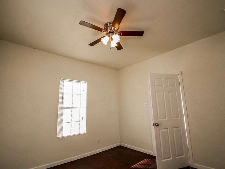 924 Saint James St #1 — Photo 9