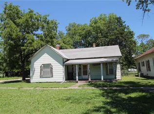 820 W Locust St, Independence, KS 67301