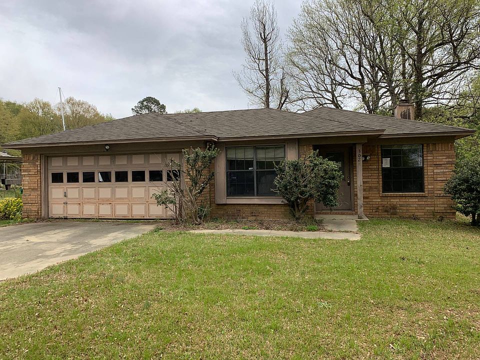 1st image of 302 Madison Dr