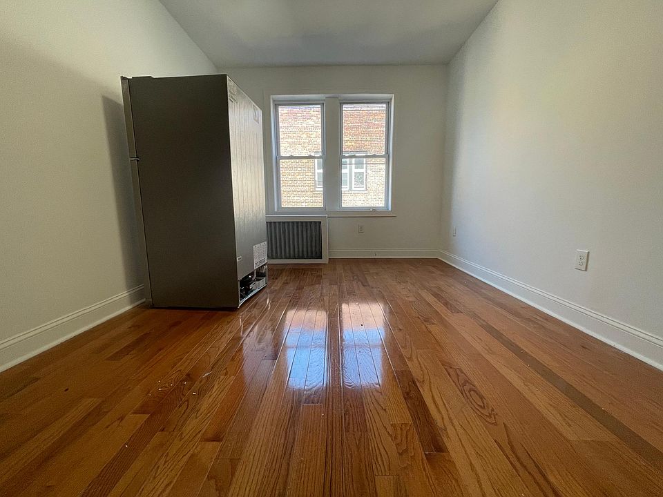 2nd image of 486 Garfield Ave #16A