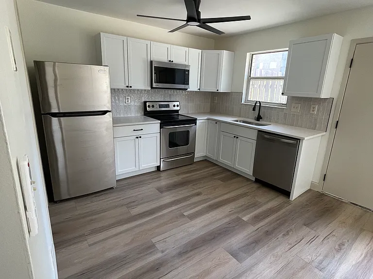 5351 Boehm Dr #A — Photo 2