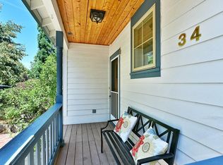 34 Logan Way, Talent, OR 97540