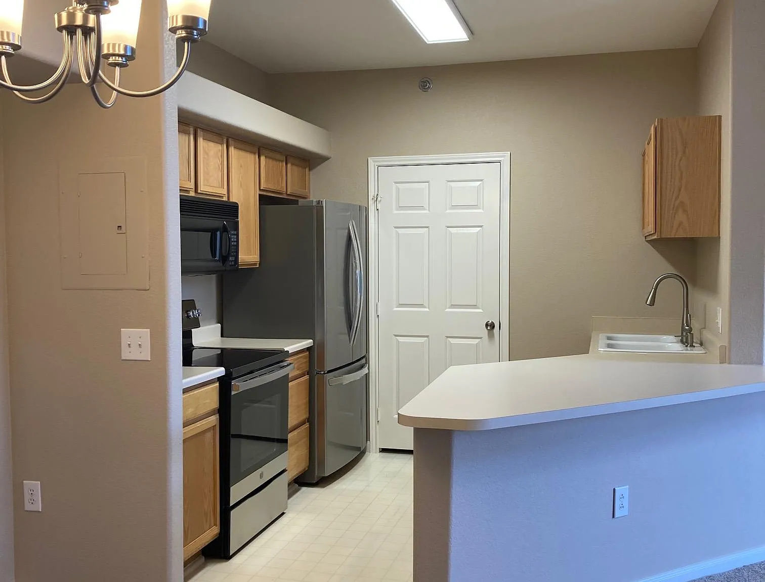 2 bed, 1208 sqft, $2,000 — Photo 4