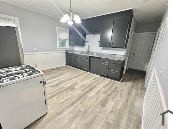 29 Shamrock St #3, Worcester, MA 01605