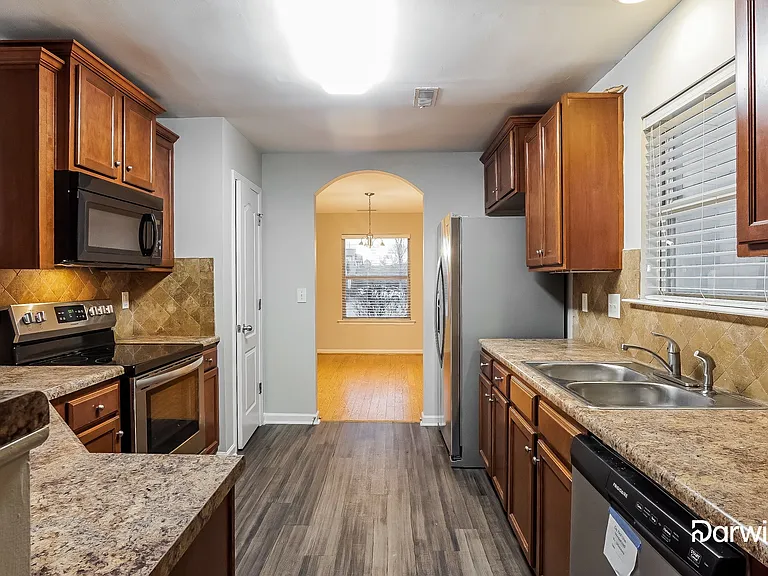 145 Union Station Dr — Photo 2