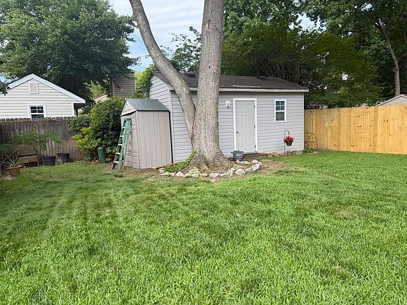 5th image of 1115 Woodcock Ln