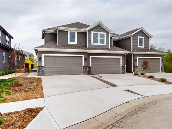 12316 S Prairie Creek Rd, Olathe, KS 66061