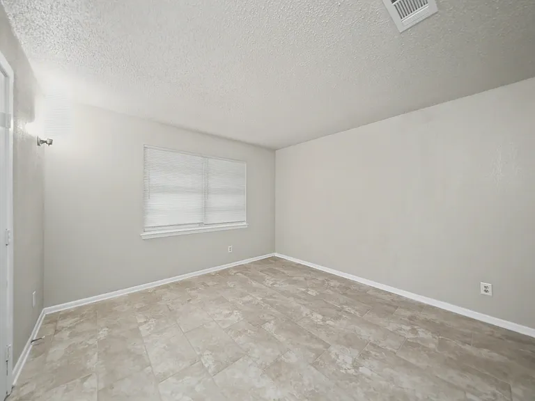 1902 Patricia St — Photo 15