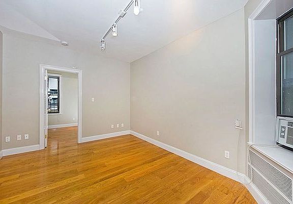 5th image of 163 Chrystie St APT 9
