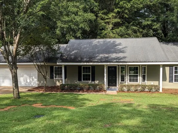 1610 Stowers Dr, Dothan, AL 36305