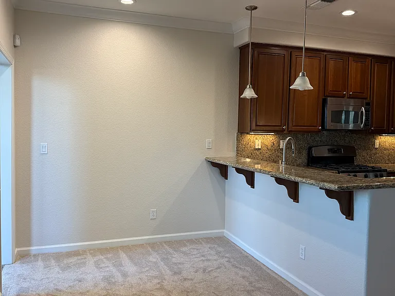 1307 De Altura Cmns — Photo 2