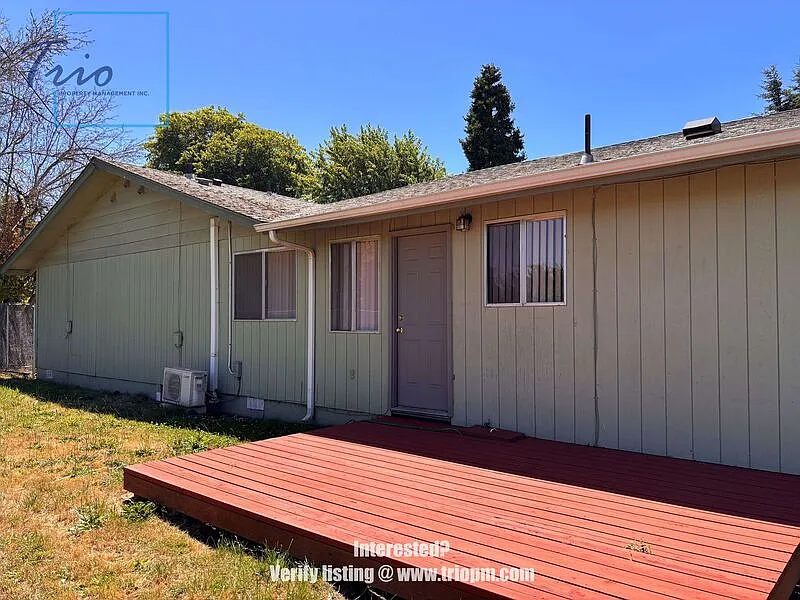2 bed, 1.0 bath, $1,695 — Photo 2