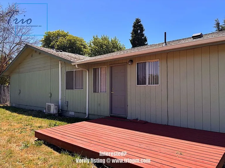 492 Macy St — Photo 15
