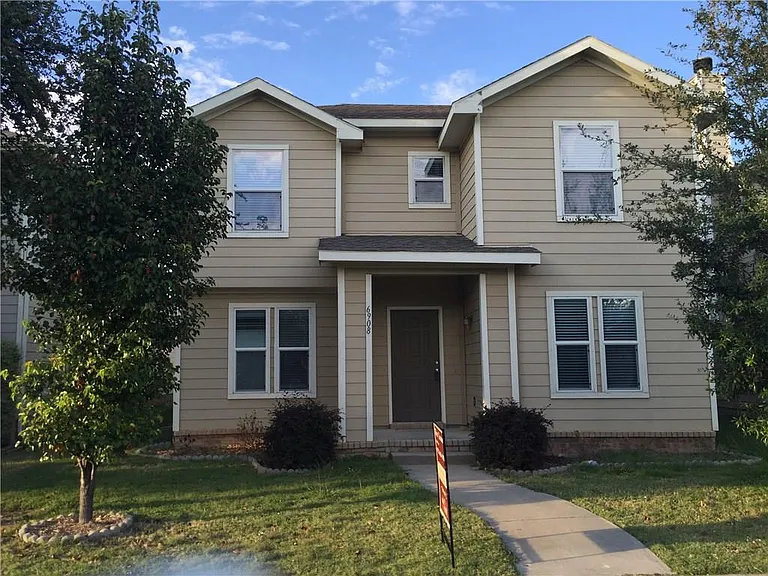 6908 Planters Row Dr — Photo 1