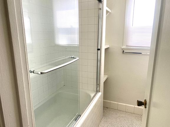 5th image of 3305 Motor Ave #7