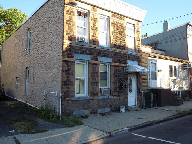 2nd image of 6904 Durham Ave
