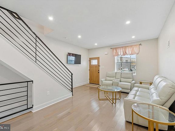 5th image of 1731 W Passyunk Ave